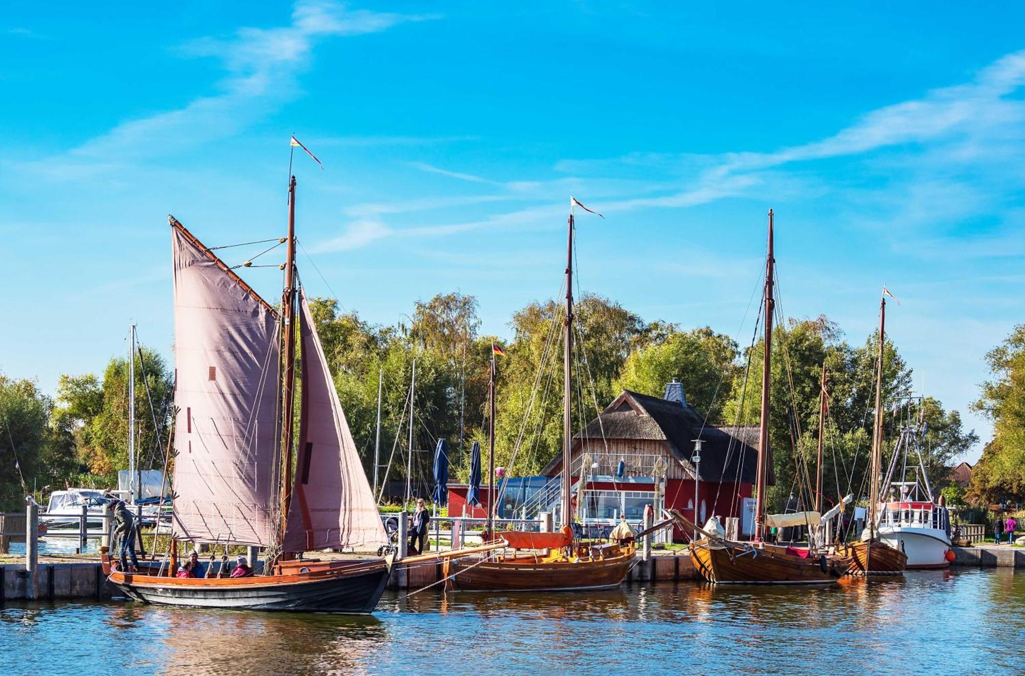 Achterndieck In Der Alten Seefahrtschule Wustrow  Extérieur photo